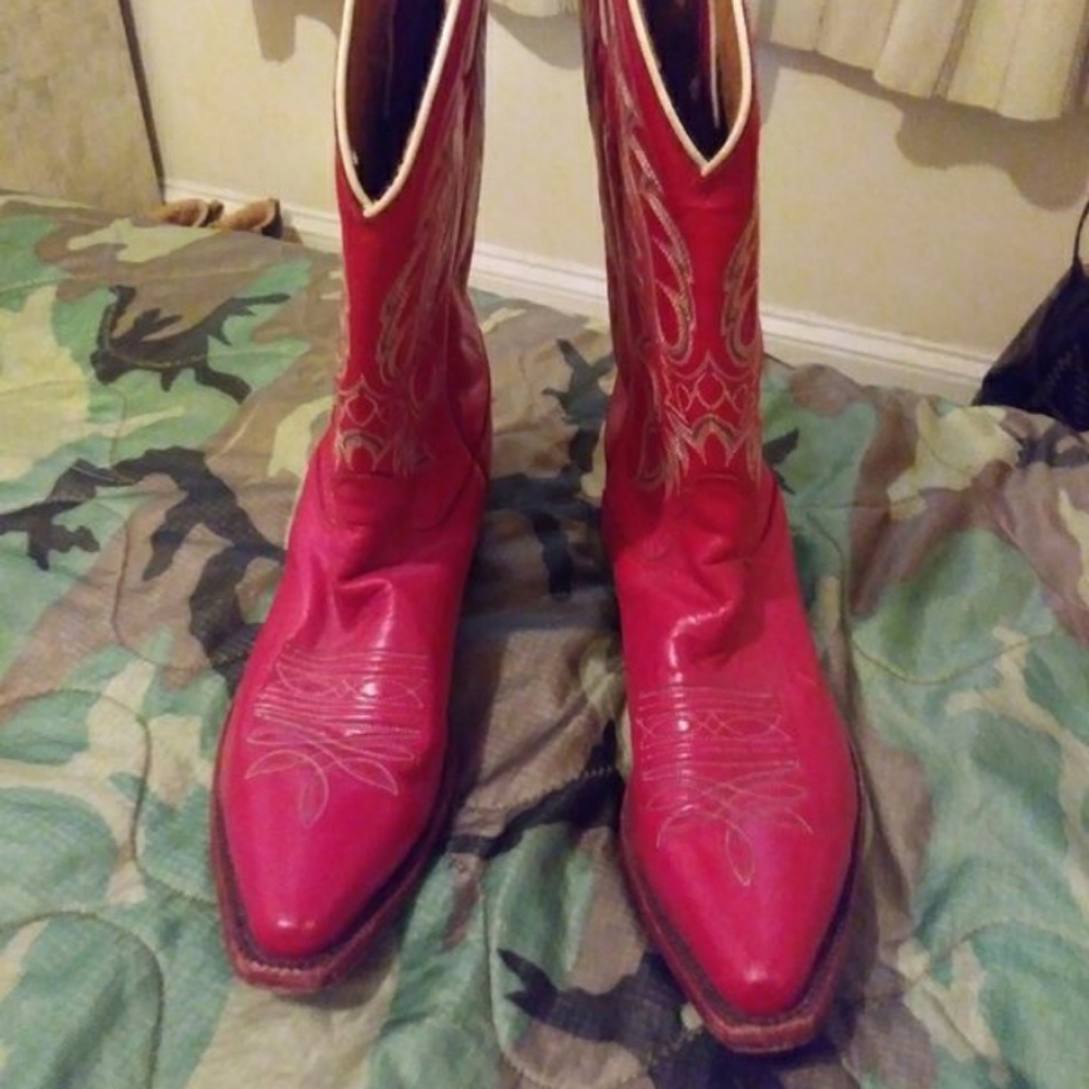 Vintage, US made, women's size 6 cowboy boots